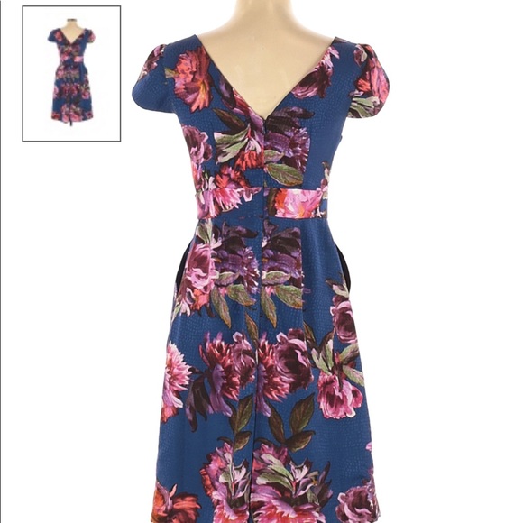 Size 8 - Picture 3 of 6